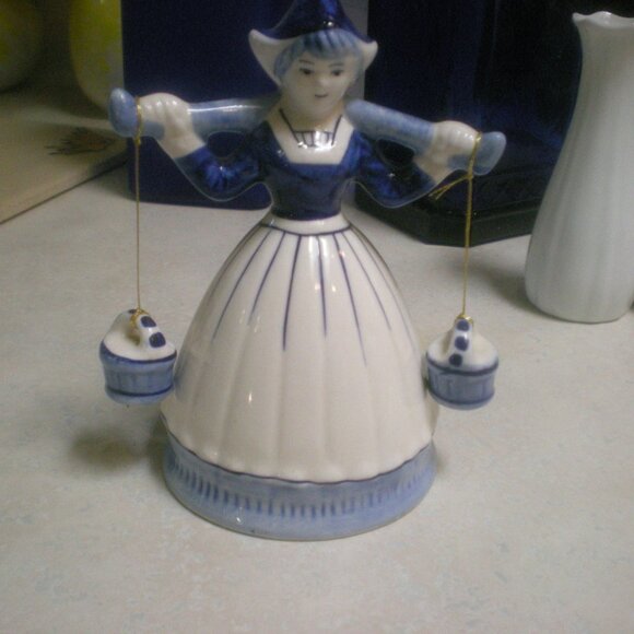 DELFTS BLUE    Water Girl  Milk Maid  Vintage - Picture 2 of 5